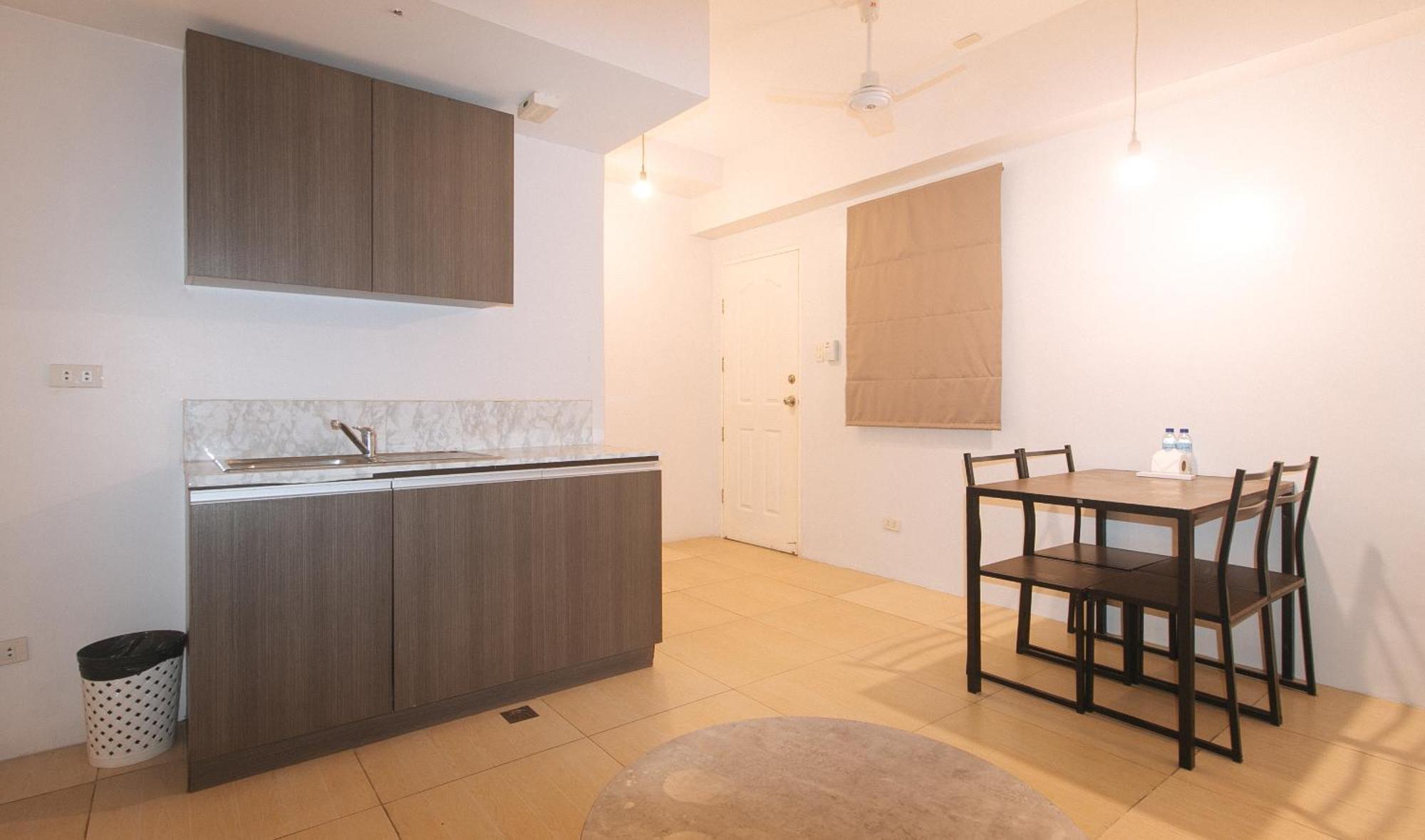 59 Xavierville By Reddoorz Cubao Экстерьер фото