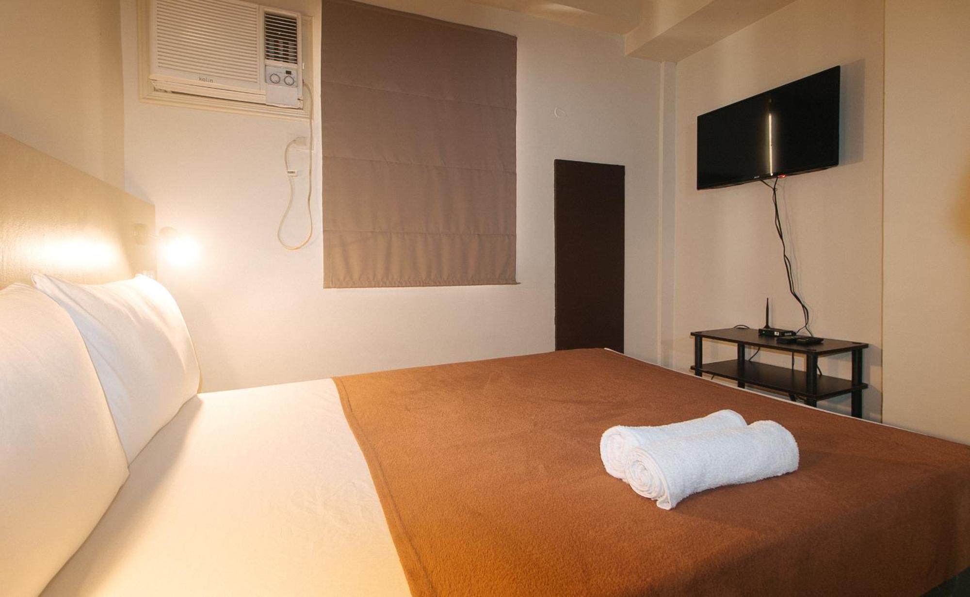 59 Xavierville By Reddoorz Cubao Экстерьер фото