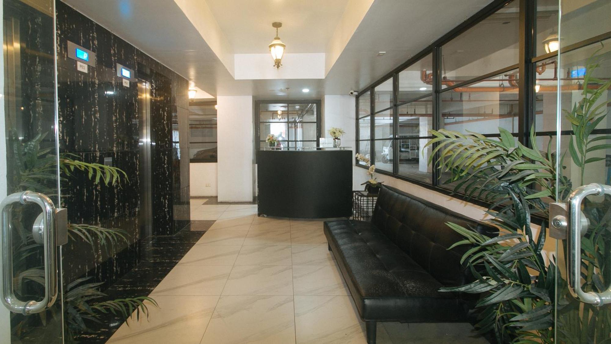 59 Xavierville By Reddoorz Cubao Экстерьер фото